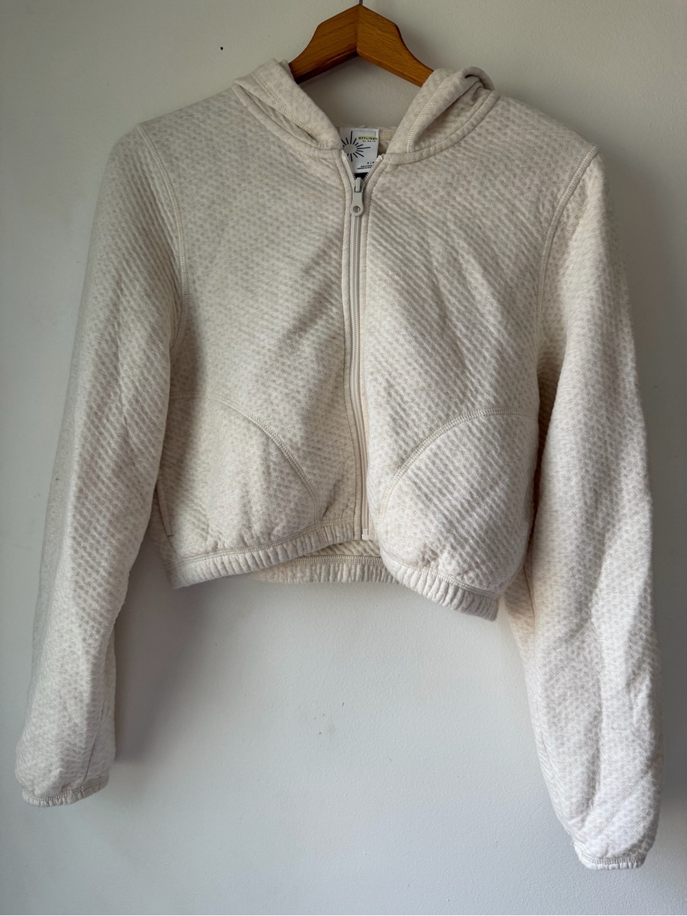 aerie matching set! Hooded Cropped Zip-Up hoodir in Cream with matching sweats